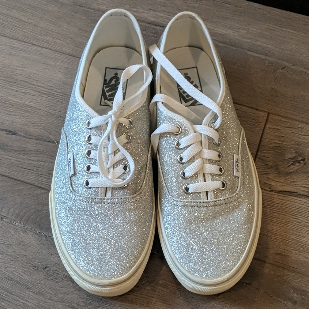 Vans tennis shoes